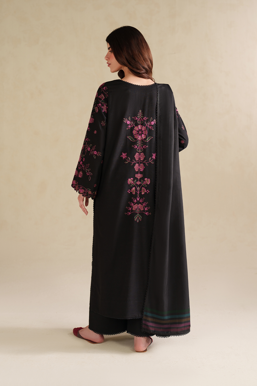 IZNIK WINTER CHAPTER 25